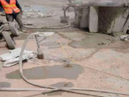 扎赉诺尔水泥混凝土路面板底注浆技术 路面脱空注浆整治方案